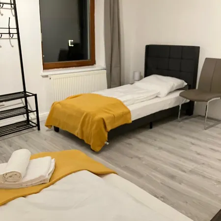 Lejlighed Helle 4 Zimmer, Kueche, Bad, Wlan, 24-7, Parkplatz, 4-10 Personen Landshut